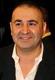 Şafak Sezer